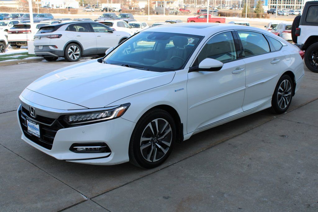 Used 2019 Honda Accord Touring image 3