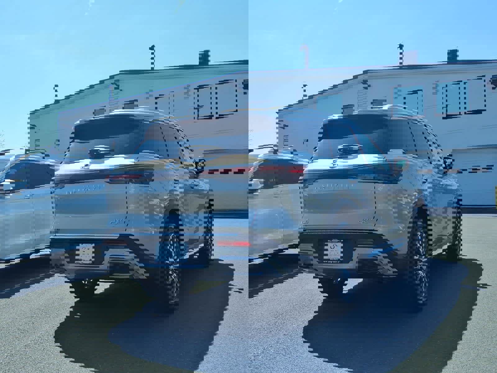 Certified 2023 INFINITI QX60 Sensory w/ Cargo Package AWD/4WD image 4