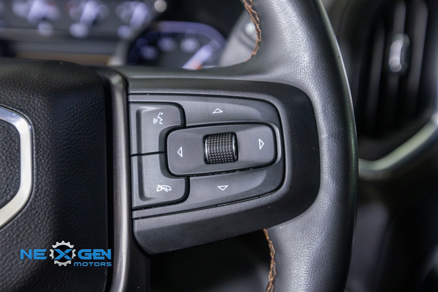 Used 2023 GMC Sierra 2500 AT4 w/ AT4 Preferred Package AWD/4WD image 15