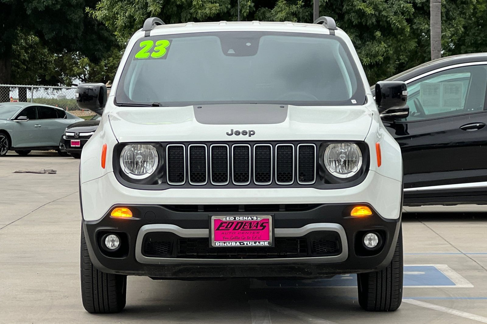 Used 2023 Jeep Renegade Latitude AWD/4WD image 10