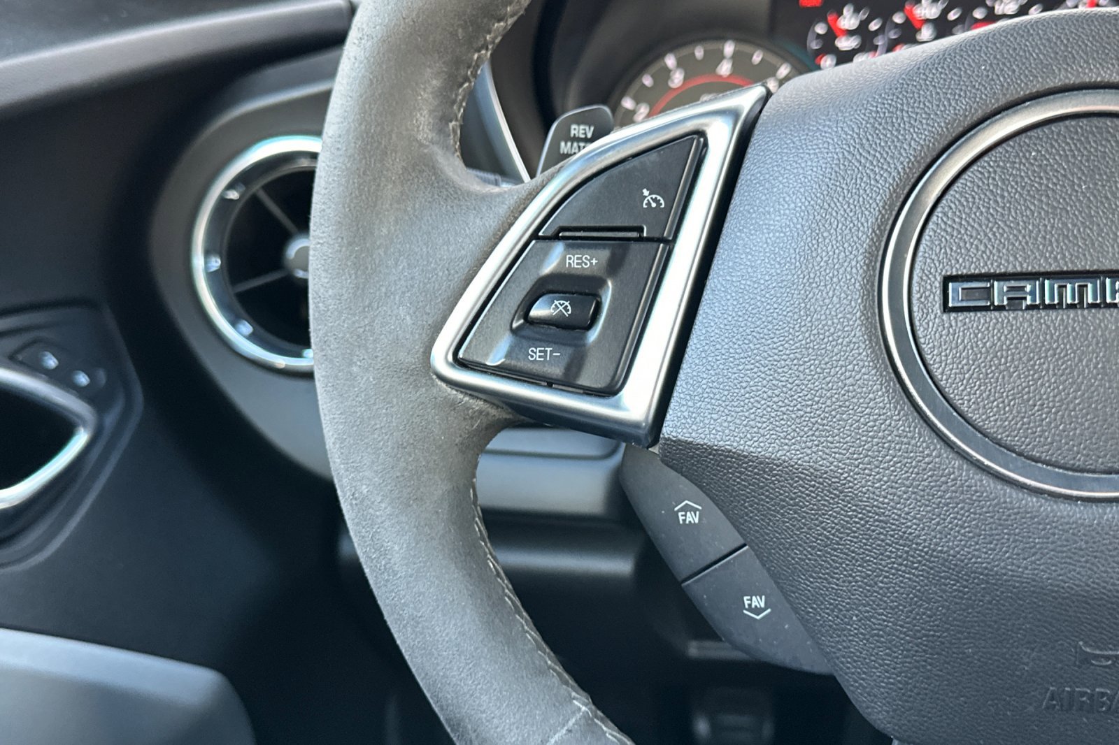 Used 2018 Chevrolet Camaro SS image 35