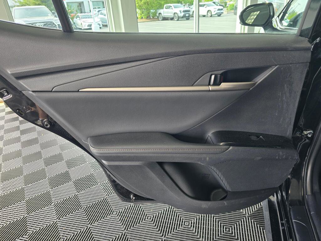 Used 2025 Toyota Camry XLE FWD image 38