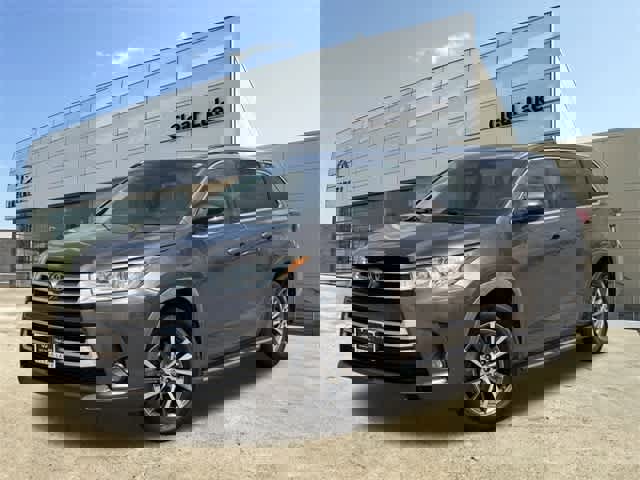 Used 2017 Toyota Highlander XLE