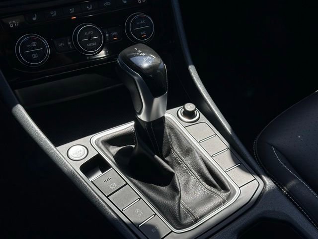 Used 2024 Volkswagen Jetta SE FWD image 16