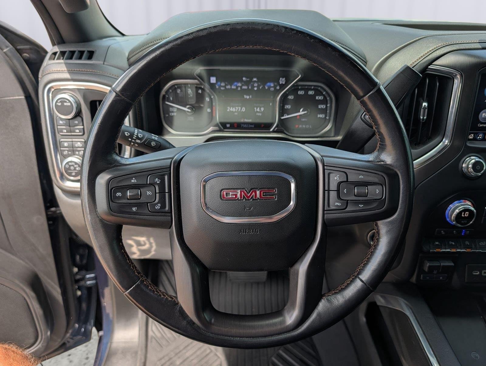 Used 2020 GMC Sierra 1500 AT4 w/ AT4 Premium Package AWD/4WD image 15