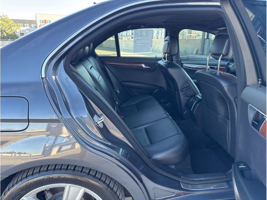 Used 2011 Mercedes-Benz C 300 4MATIC Sedan image 13