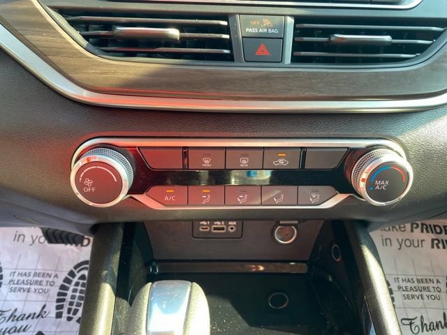 Used 2024 Nissan Altima 2.5 SV FWD image 21