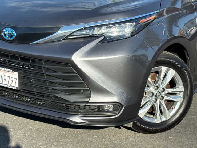 Certified 2025 Toyota Sienna XLE w/ XLE Plus Package AWD/4WD image 3