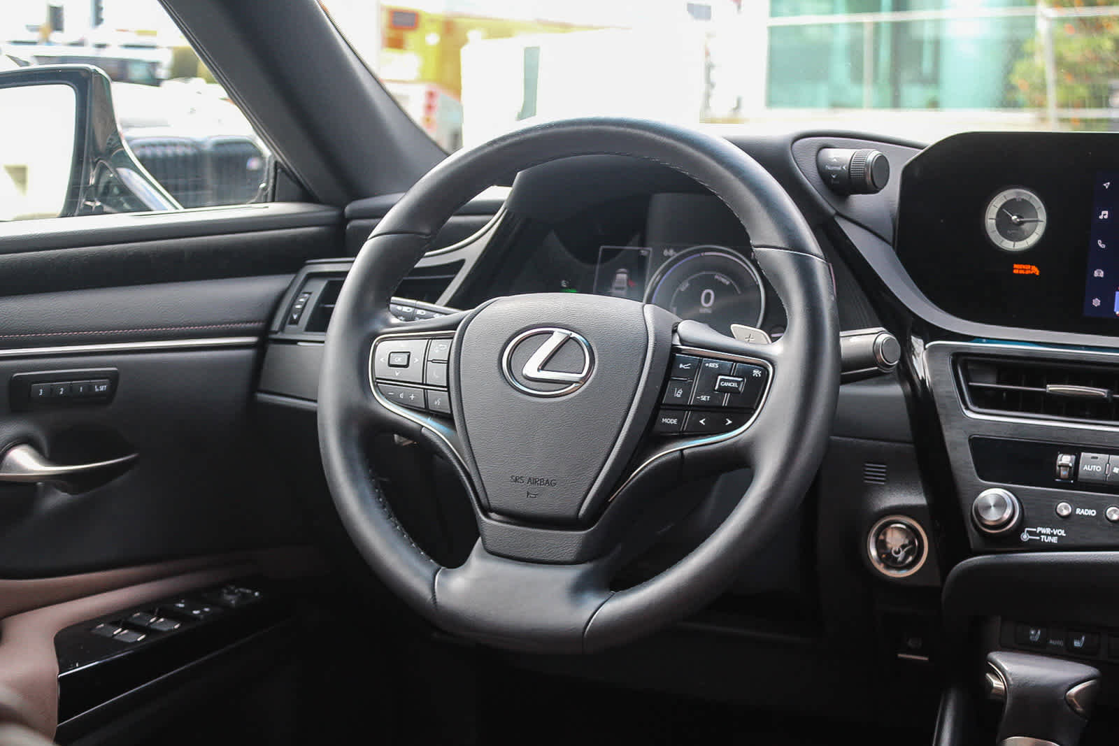 Used 2025 Lexus ES 300h w/ Premium Package image 21