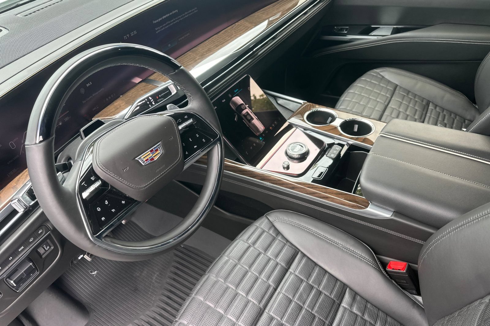 Certified 2025 Cadillac Escalade ESV Sport Platinum w/ LPO, ONYX Package AWD/4WD image 9