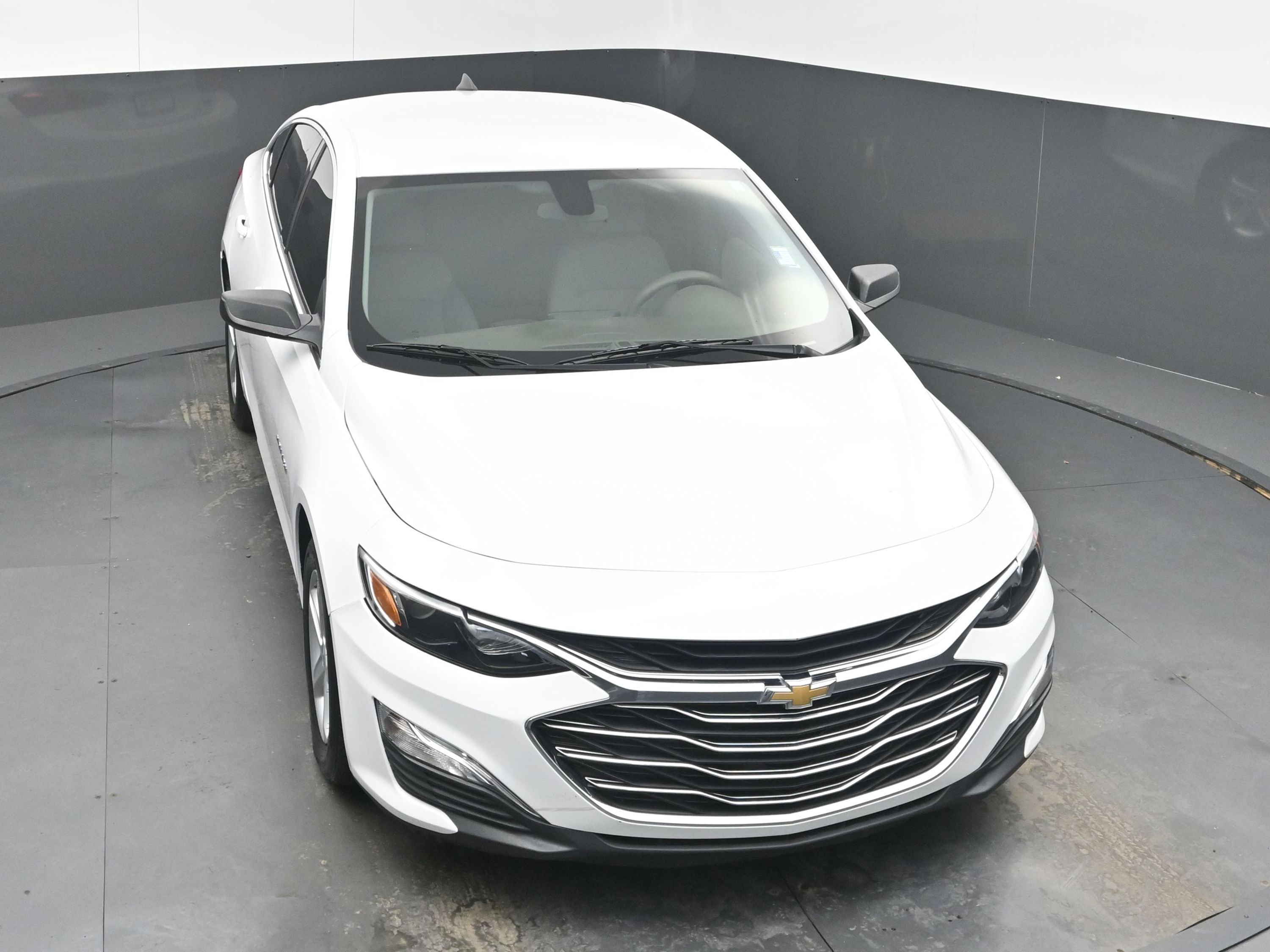 Used 2021 Chevrolet Malibu LS image 32