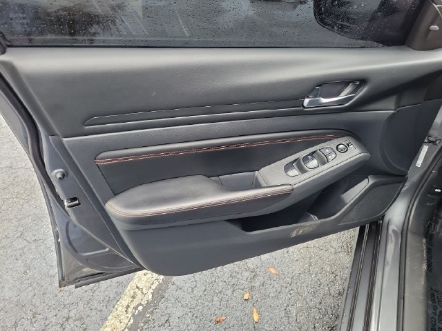 Used 2022 Nissan Altima 2.5 SR FWD image 14