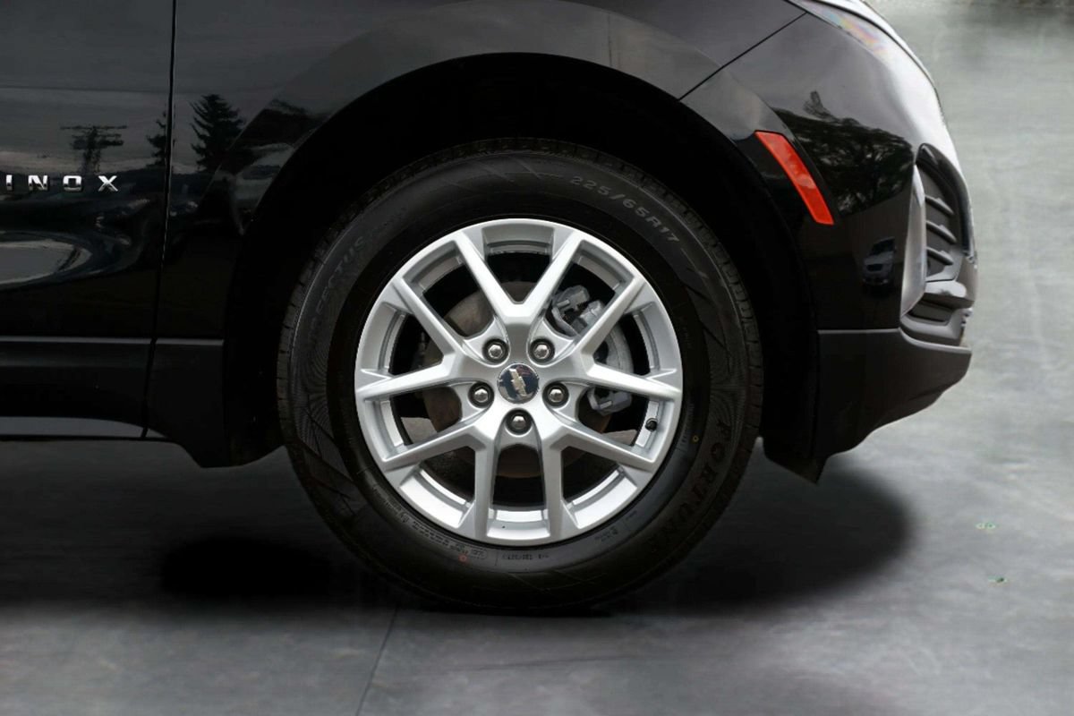 Used 2024 Chevrolet Equinox LT AWD/4WD image 9