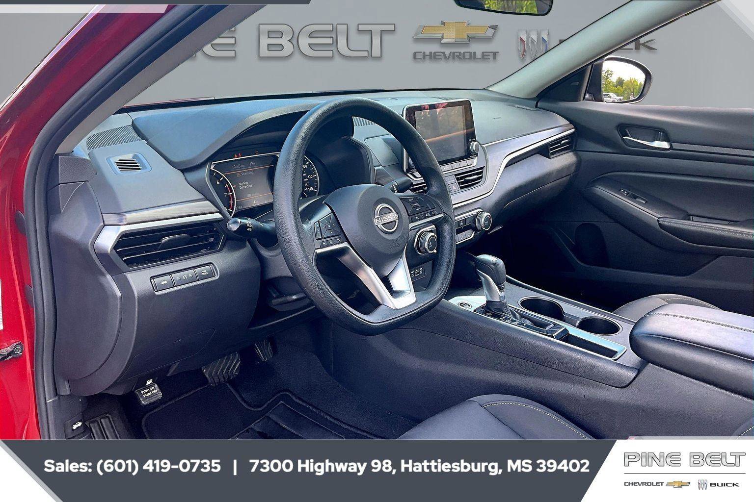 Used 2025 Nissan Altima 2.5 SV image 12