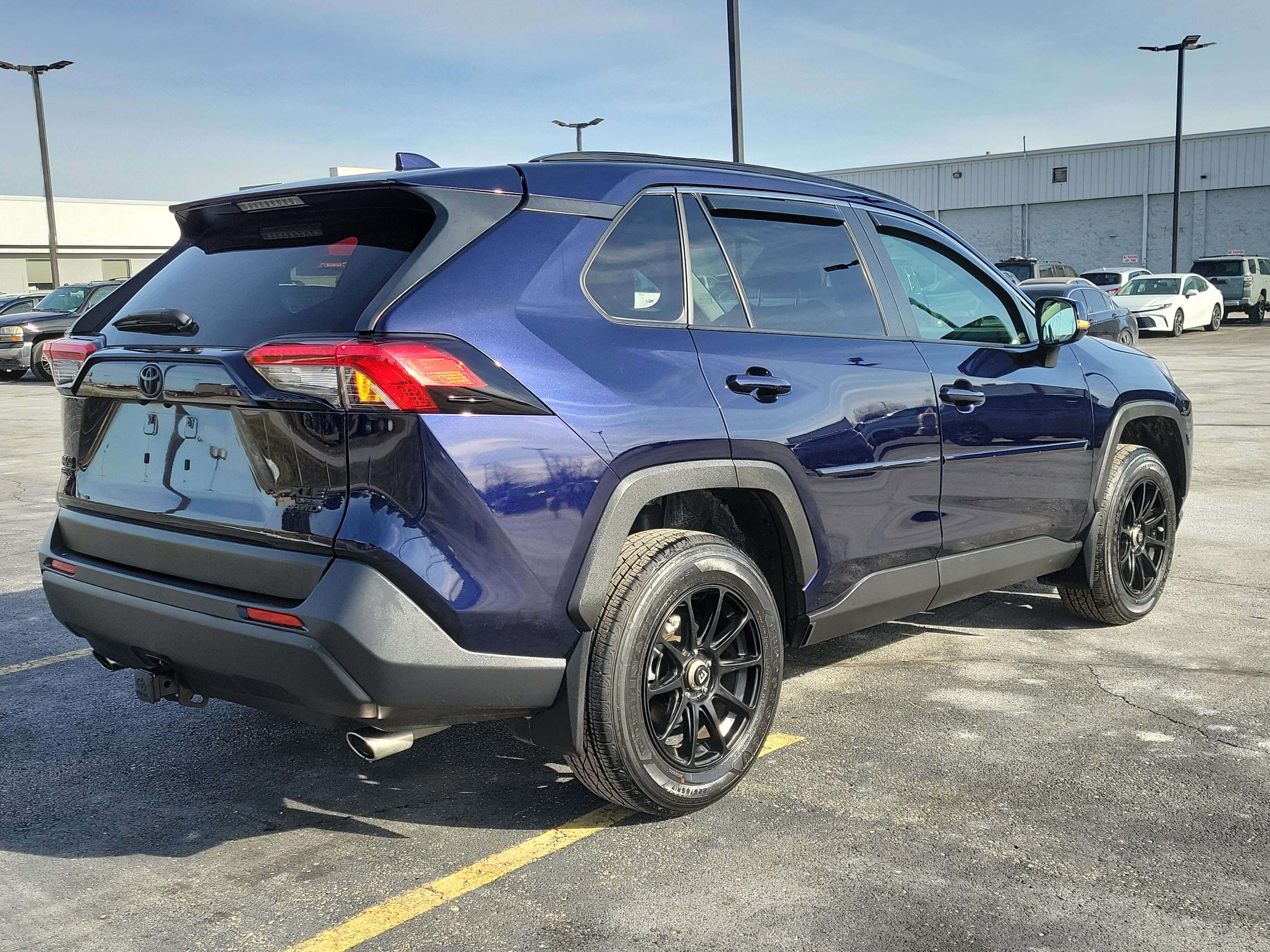Used 2022 Toyota RAV4 XLE image 4