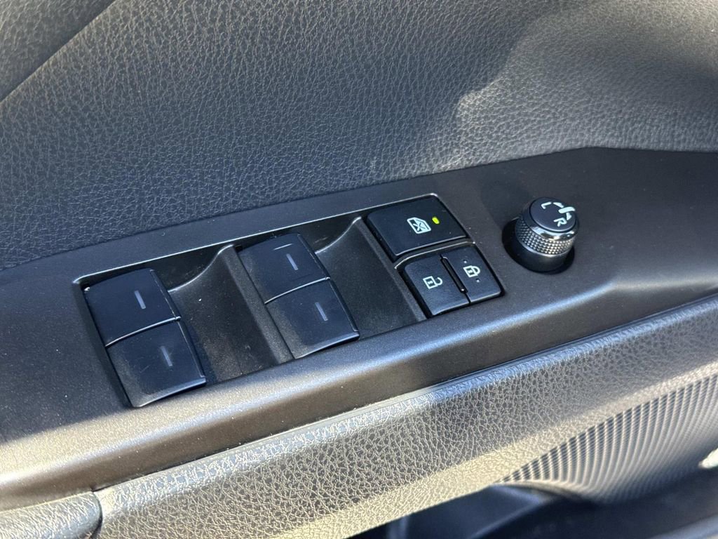Used 2024 Toyota Camry SE image 22