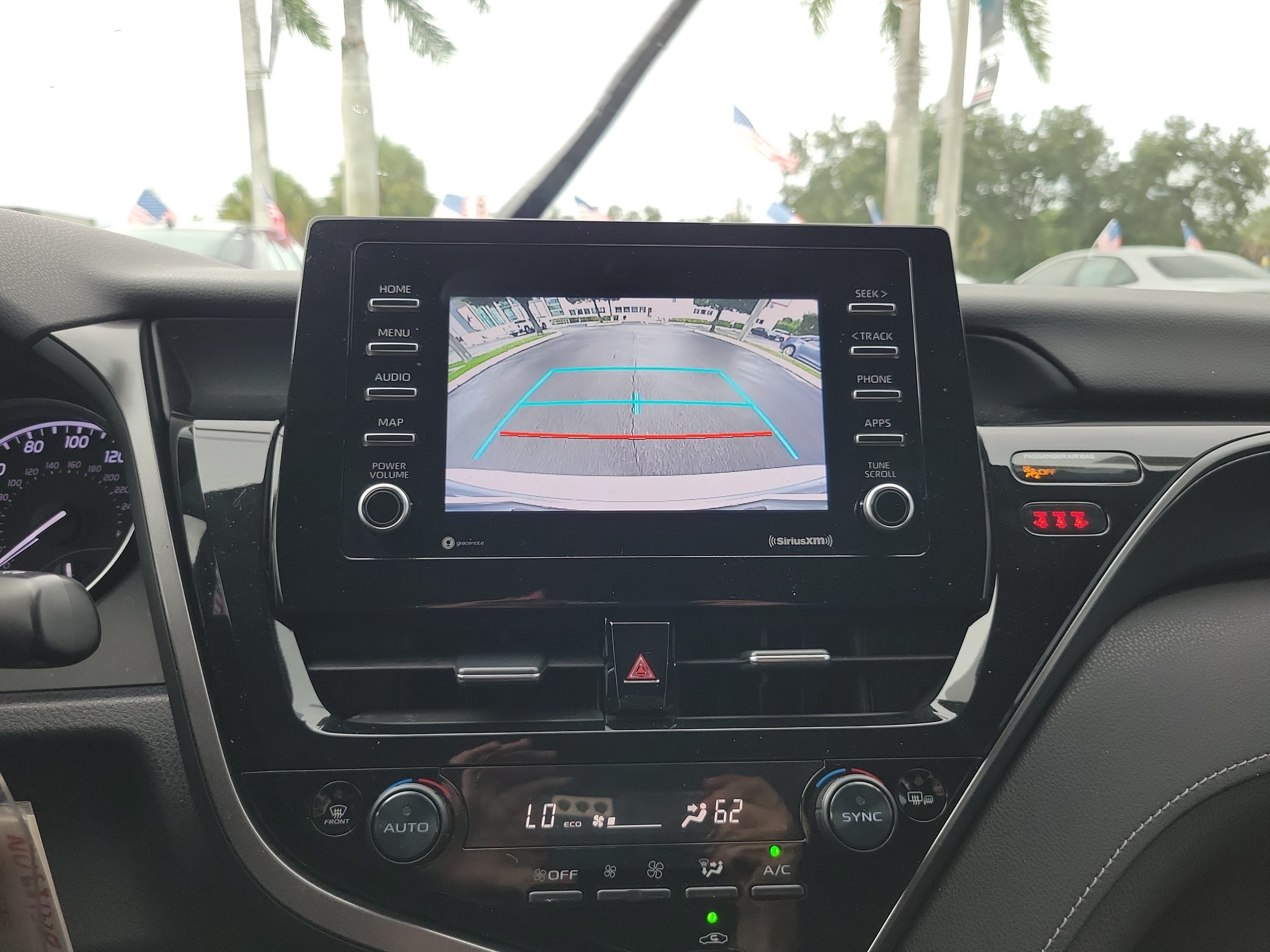 Used 2022 Toyota Camry SE FWD image 27