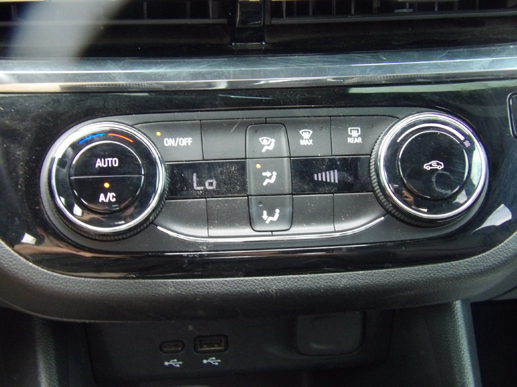Used 2025 Buick Envista Sport Touring FWD image 18