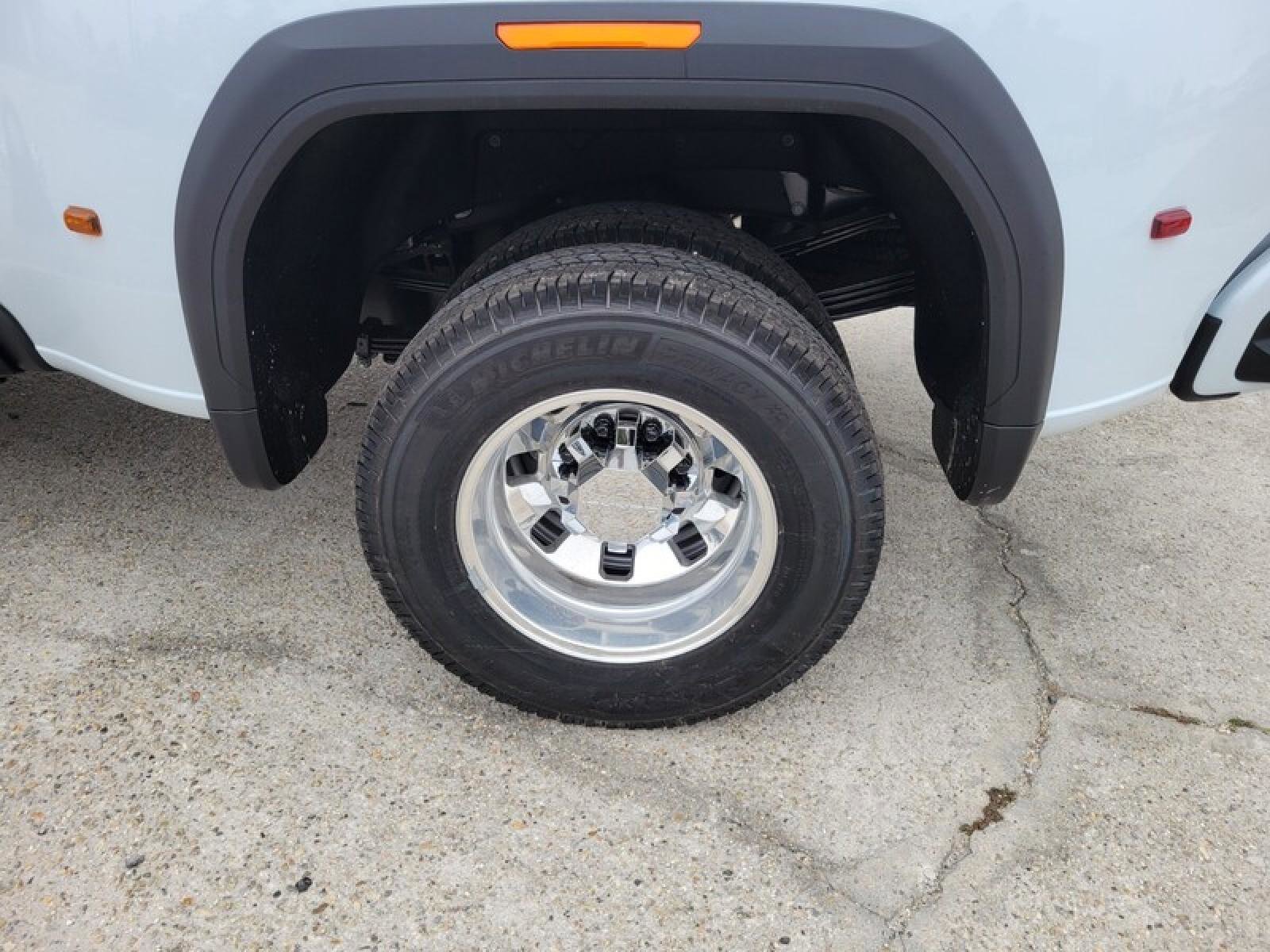 New 2026 GMC Sierra 3500 Denali Ultimate image 10