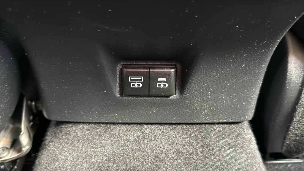 Used 2025 Toyota Camry LE FWD image 17