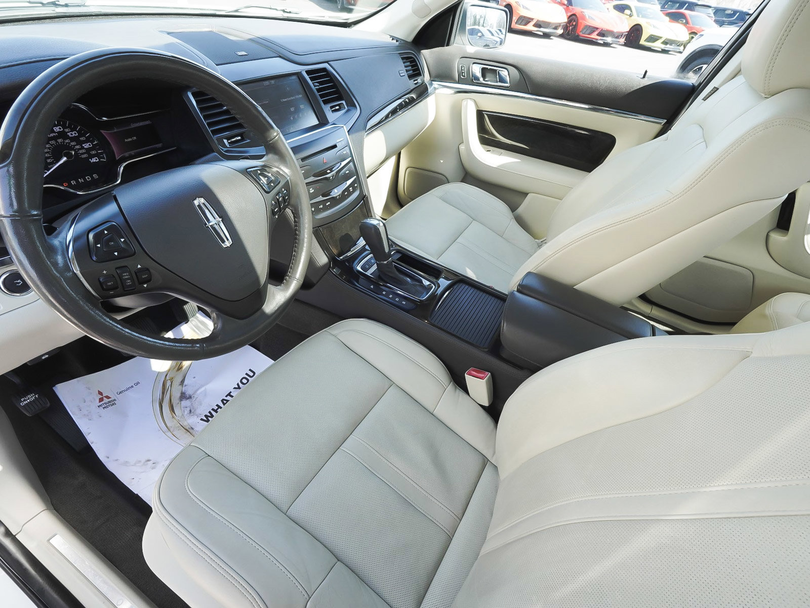 Used 2013 Lincoln MKS AWD image 15