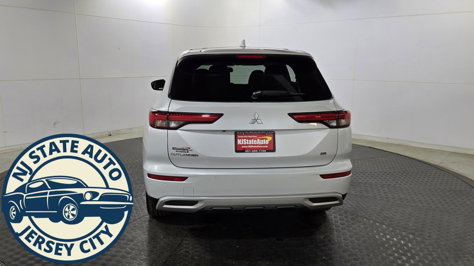 Used 2022 Mitsubishi Outlander SE image 6