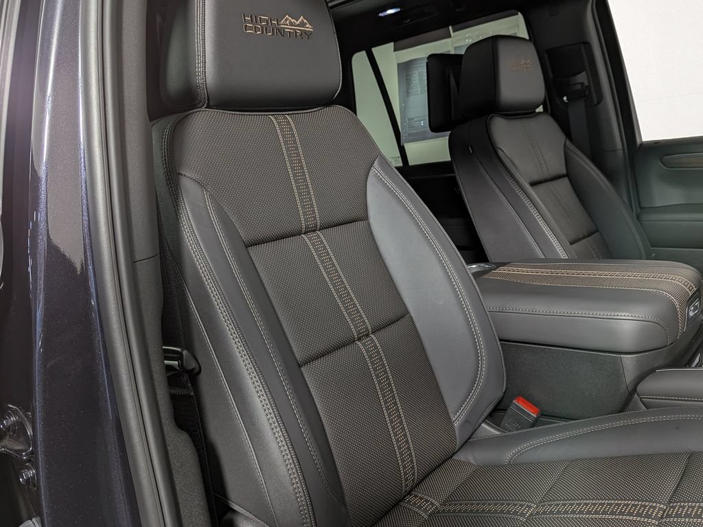 Used 2026 Chevrolet Tahoe High Country AWD/4WD image 31