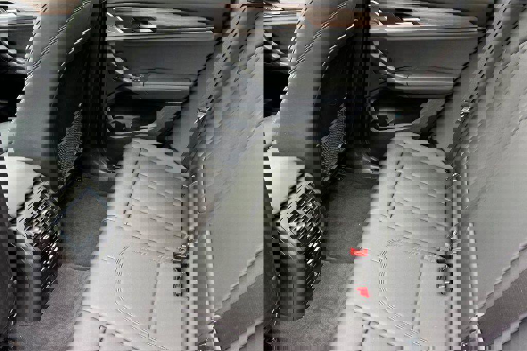 Used 2021 BMW X3 xDrive30i w/ Convenience Package image 12