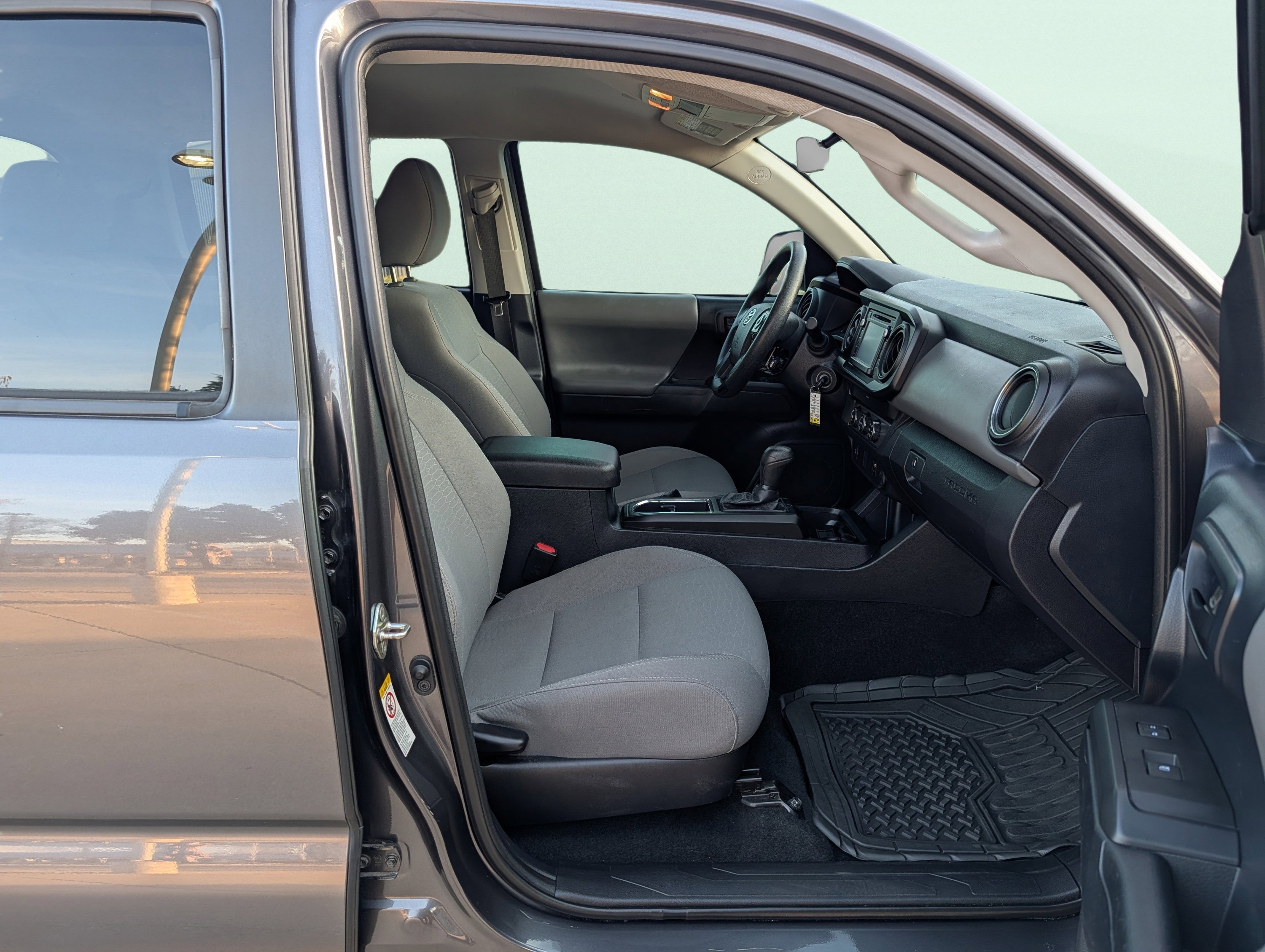 Used 2019 Toyota Tacoma SR w/ SR Convenience Package image 27