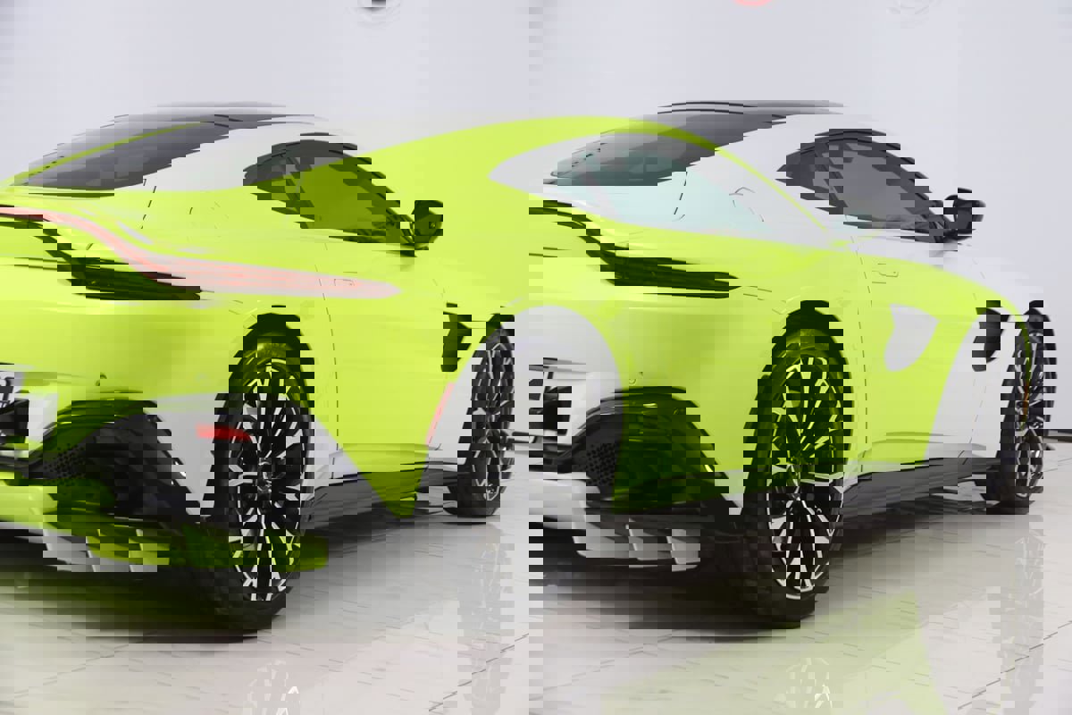 Used 2019 Aston Martin V8 Vantage Coupe RWD image 70