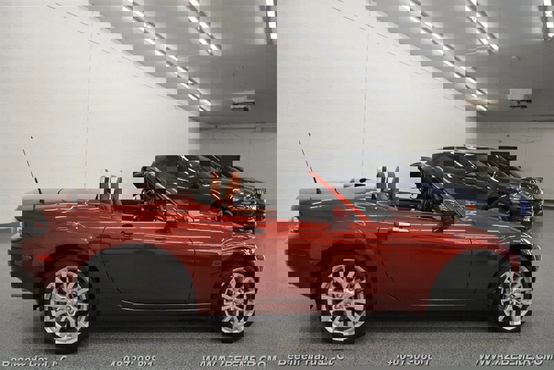 Used 2008 MAZDA MX-5 Miata Grand Touring w/ Premium Pkg image 9