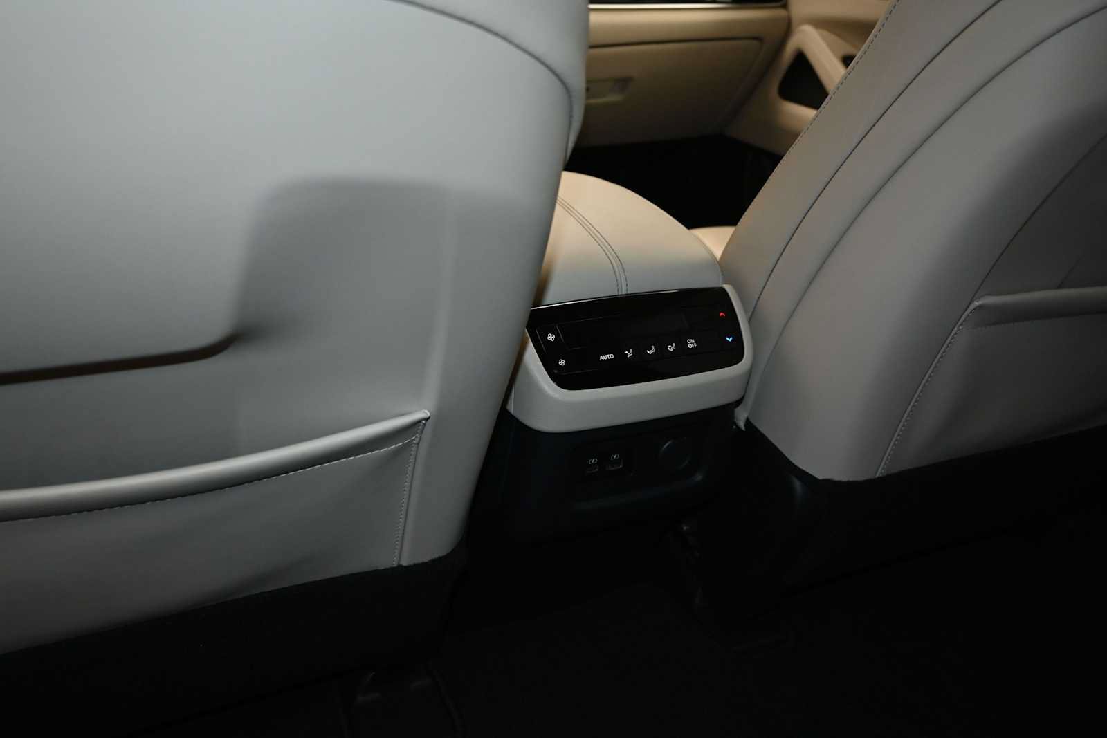 Used 2023 INFINITI QX60 Luxe w/ Cargo Package AWD/4WD image 28