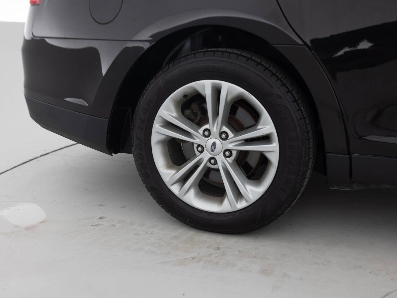 Used 2014 Ford Taurus SEL AWD/4WD image 21