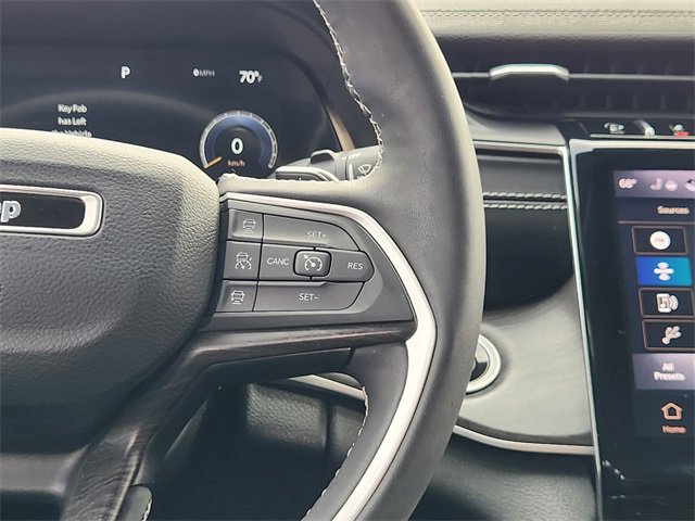 Used 2023 Jeep Grand Cherokee Limited w/ Black Appearance Package image 29