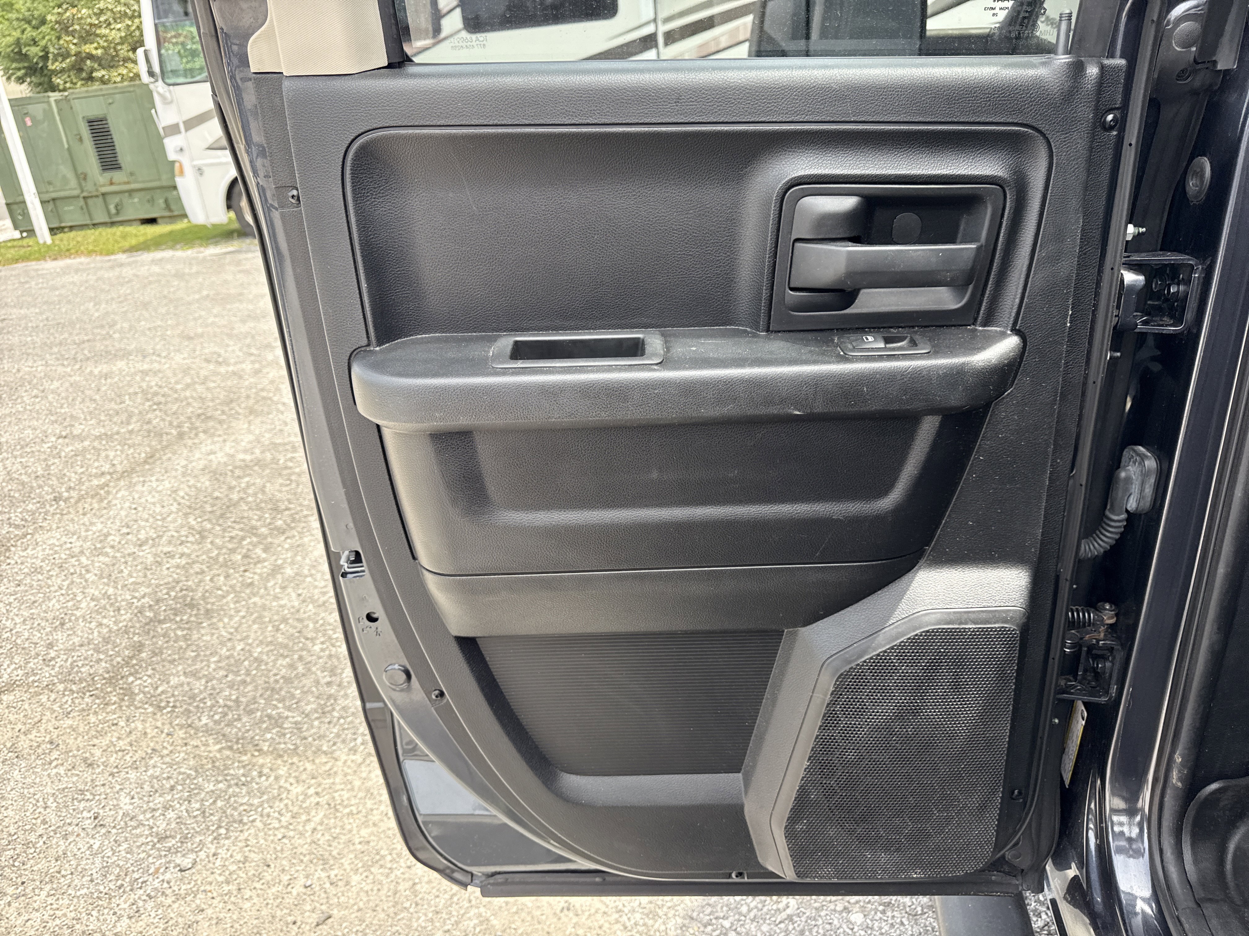 Used 2014 RAM 1500 Express RWD image 27