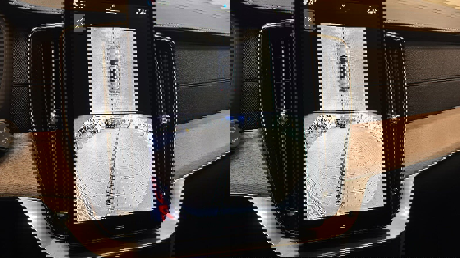 New 2026 Volvo XC90 B6 Plus w/ Protection Package Premier image 18