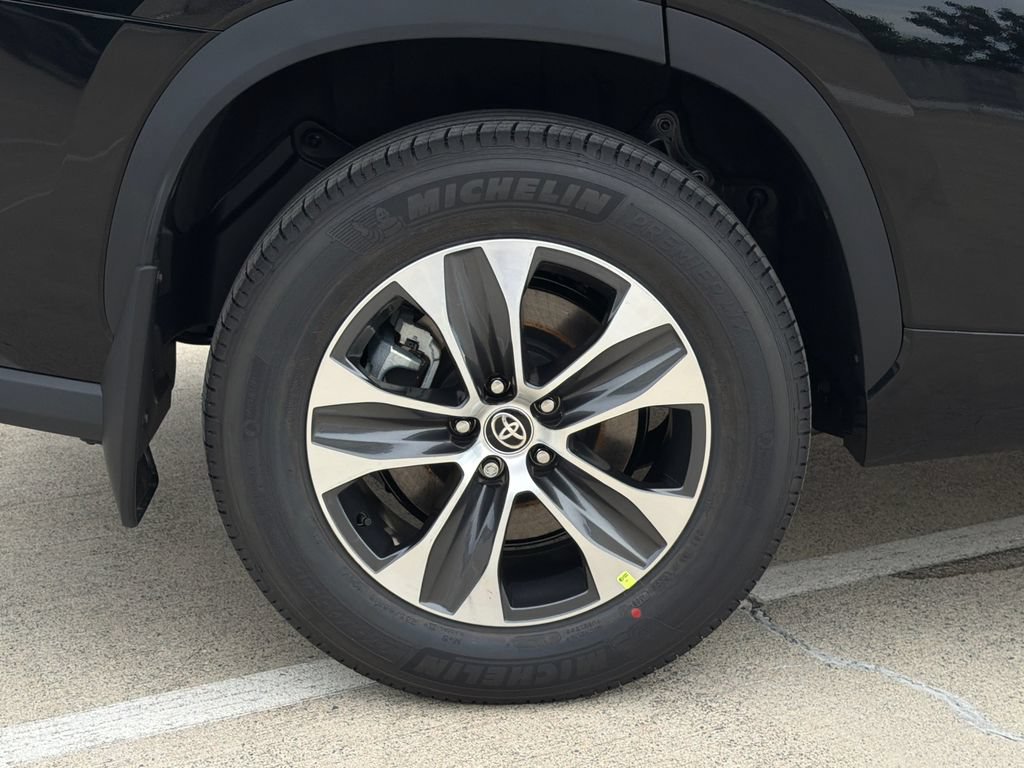 New 2026 Toyota Highlander XLE AWD/4WD image 8