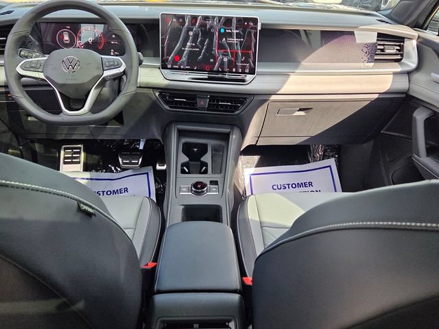 New 2026 Volkswagen Tiguan SE R-Line FWD image 8