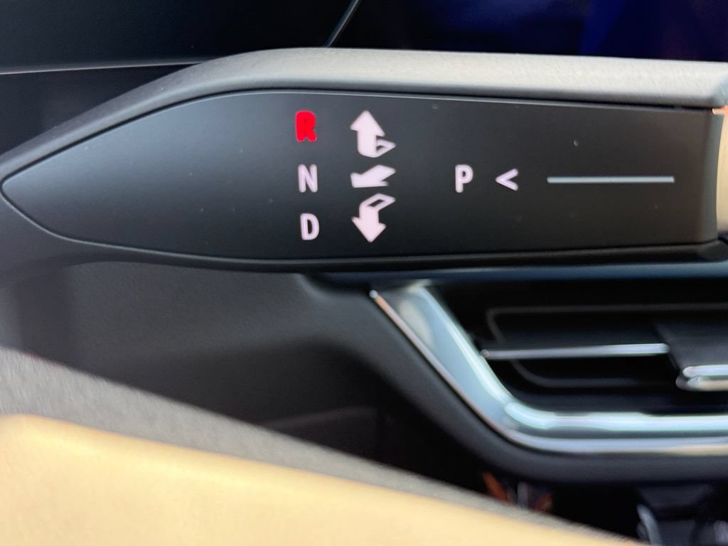 New 2026 Chevrolet Equinox EV LT FWD image 18
