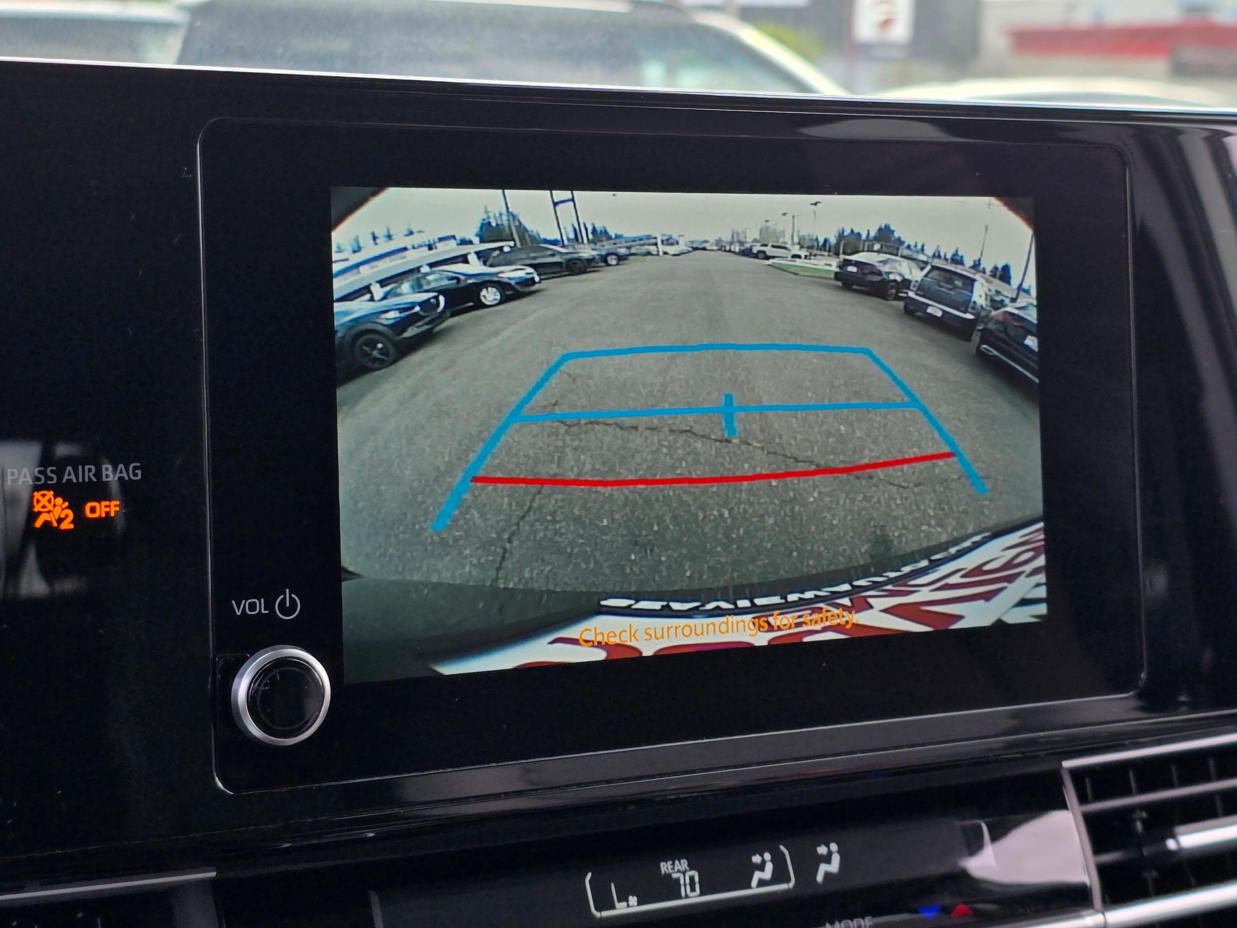 Used 2025 Toyota Sienna LE FWD image 29
