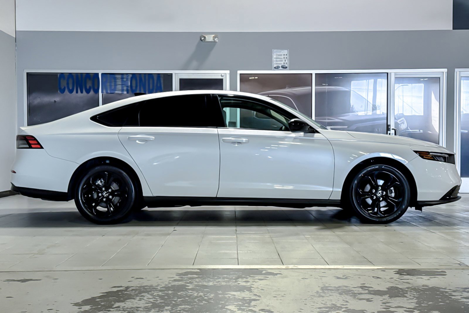 Used 2025 Honda Accord SE image 7