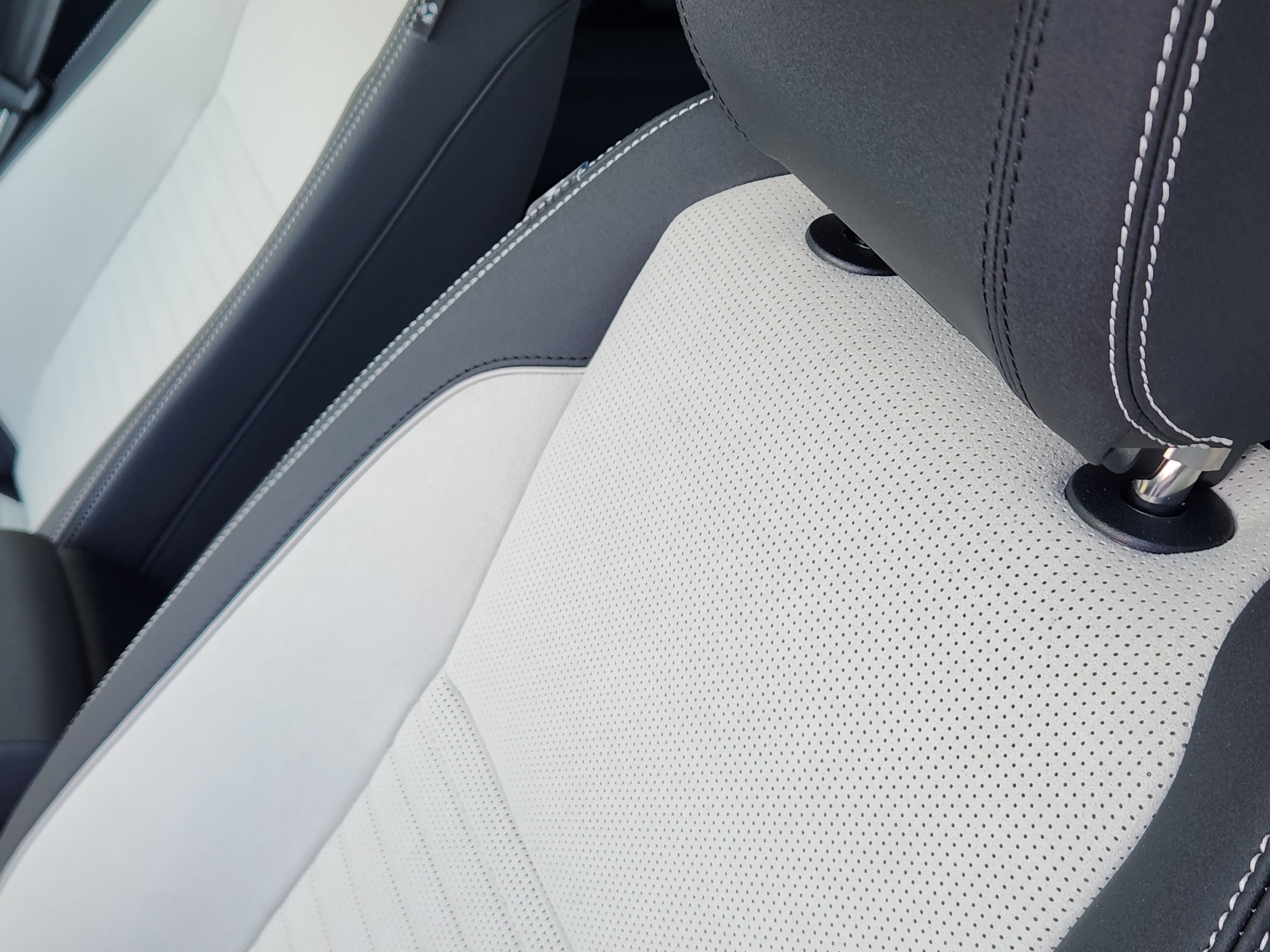 New 2025 Land Rover Discovery Sport S image 16