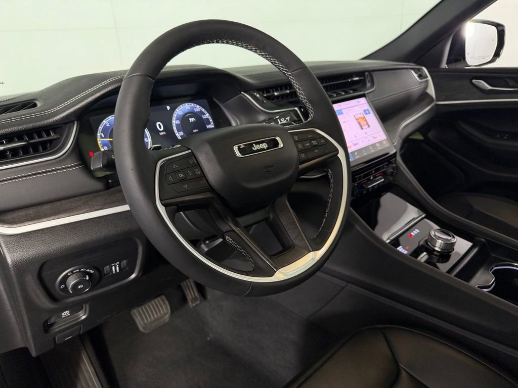 Certified 2025 Jeep Grand Cherokee Limited image 21
