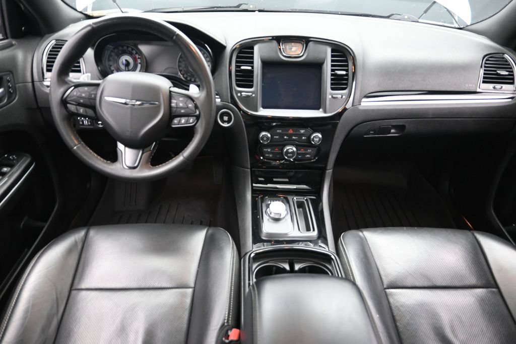 Used 2023 Chrysler 300 S w/ Comfort Group RWD image 15