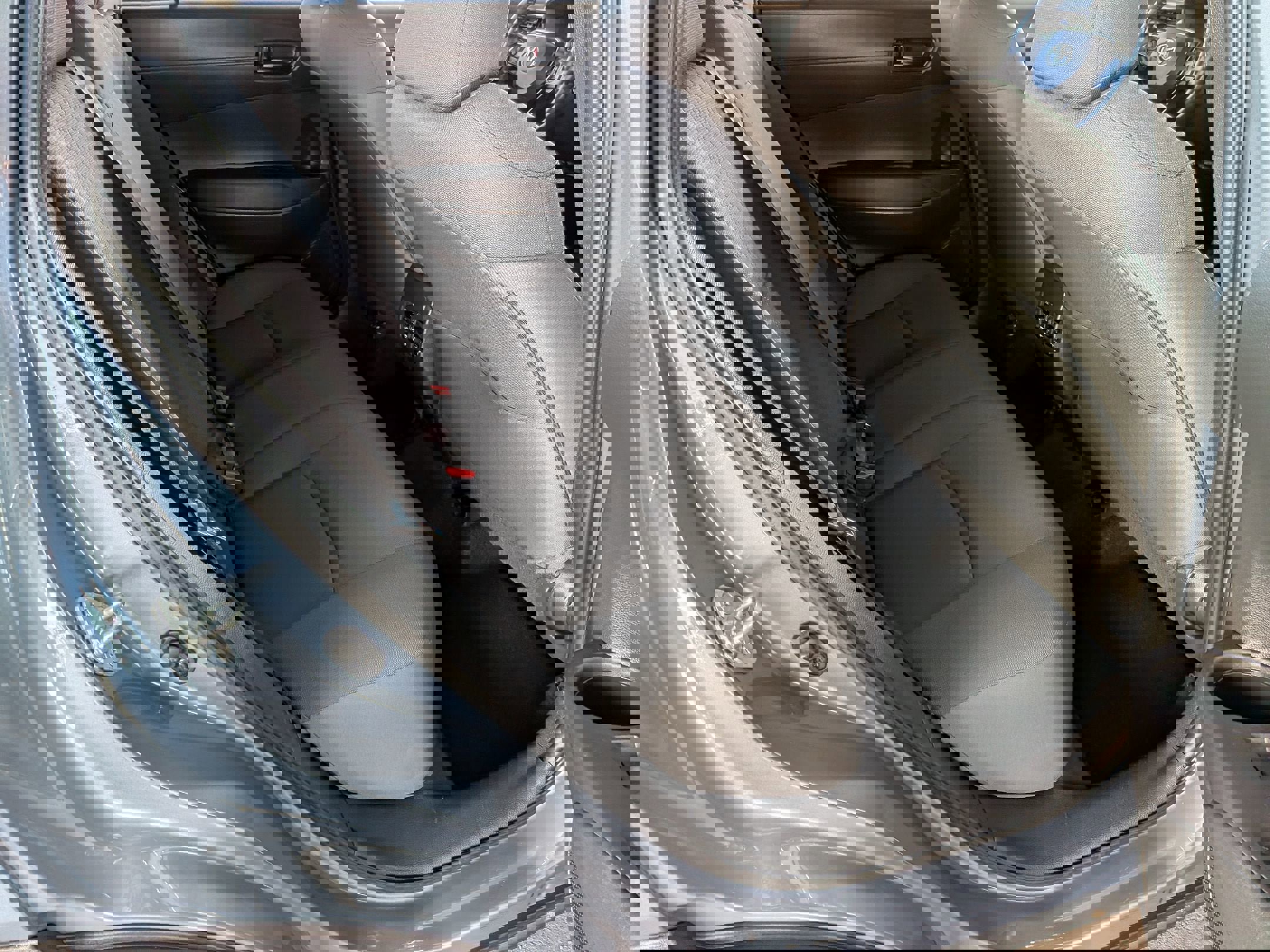 Certified 2023 Toyota Corolla Cross LE image 32