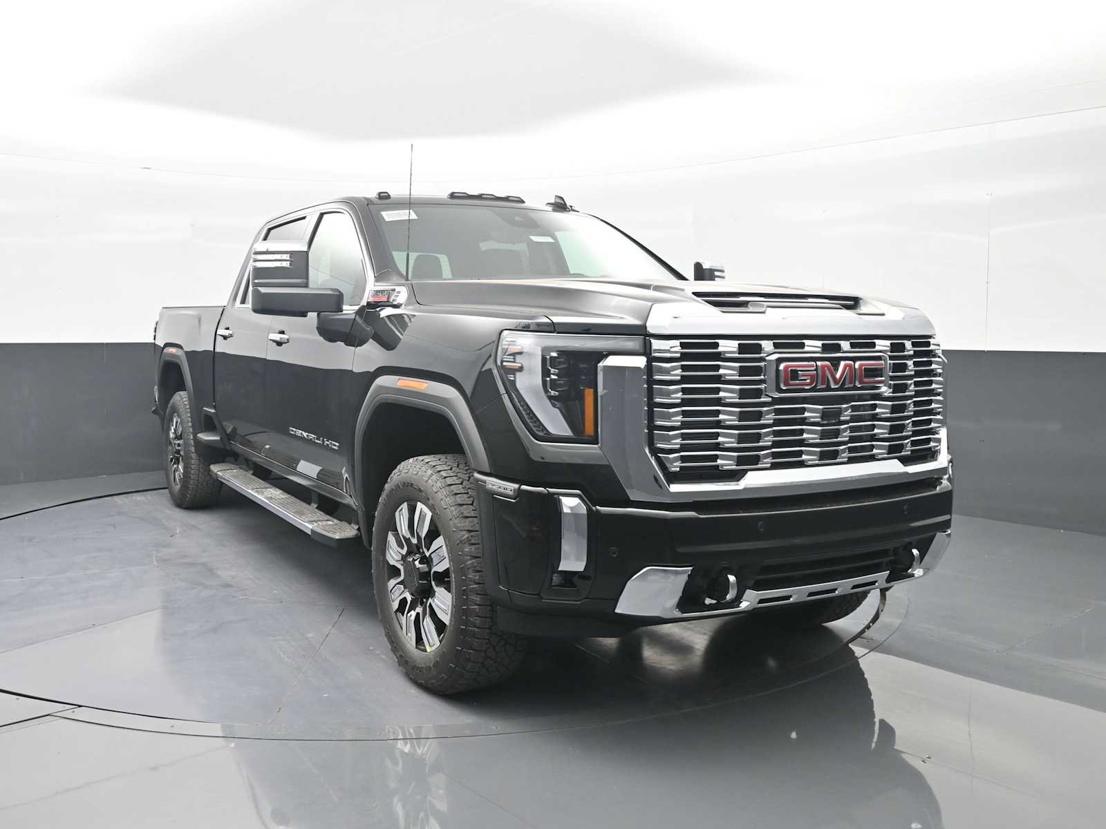 New 2026 GMC Sierra 2500 Denali w/ Technology Package AWD/4WD image 2