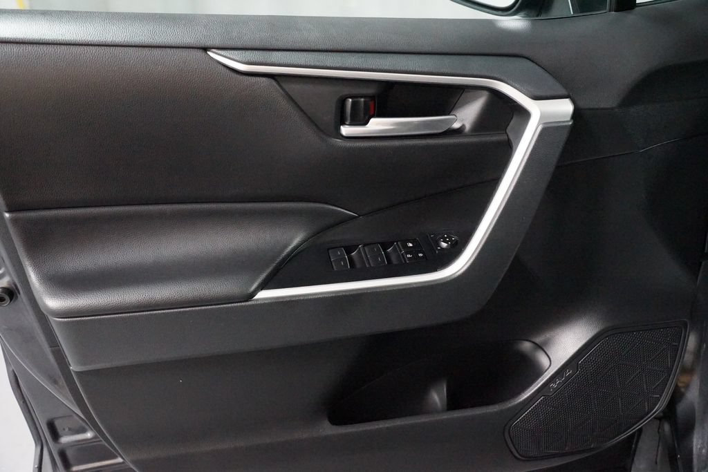 Certified 2023 Toyota RAV4 XLE FWD image 30