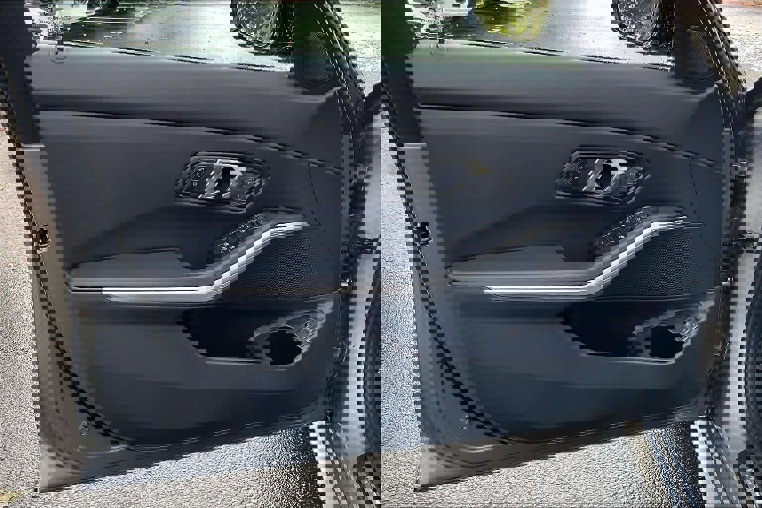 Used 2025 BMW 330i xDrive Sedan image 25