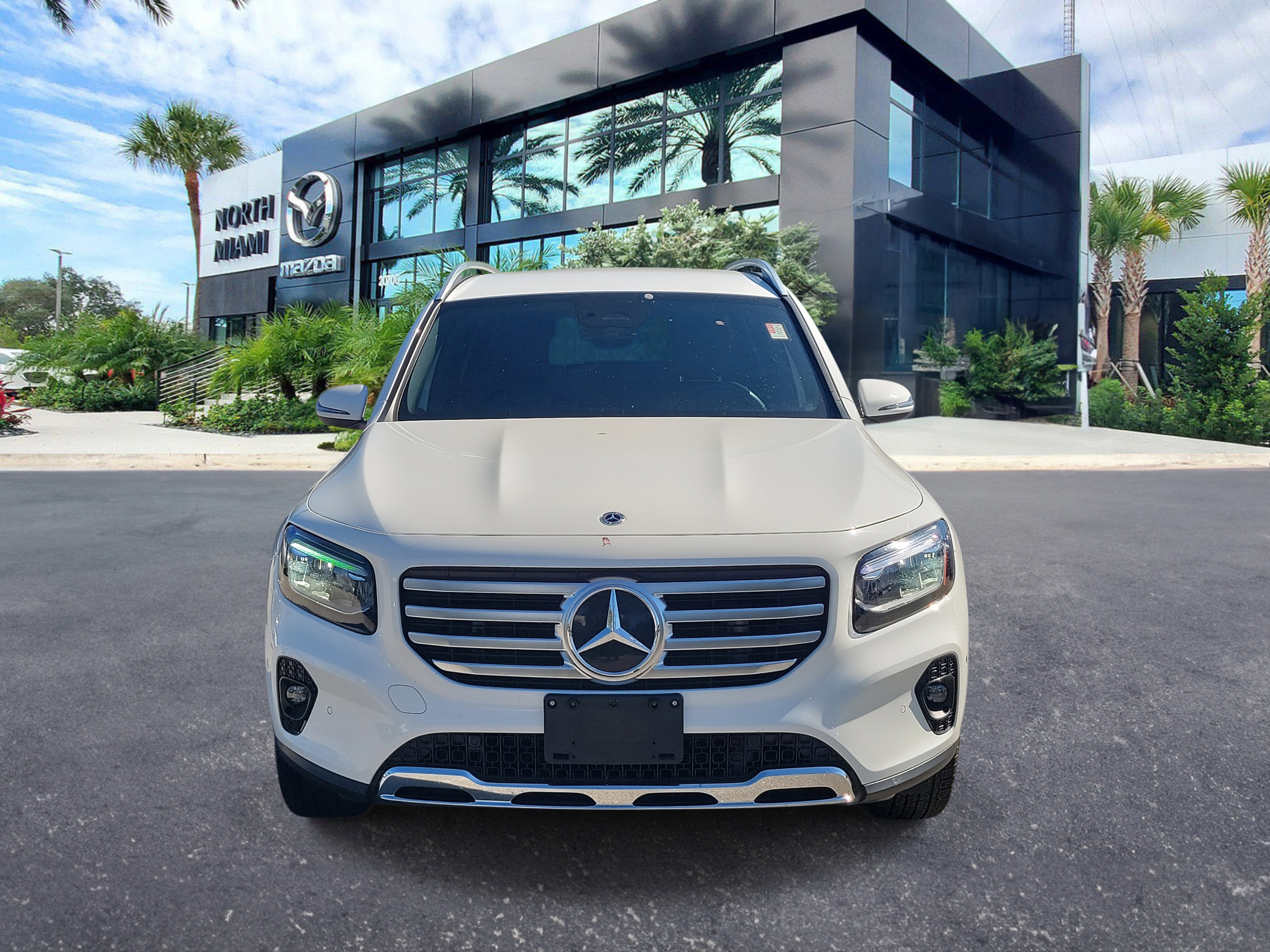 Used 2024 Mercedes-Benz GLB 250 image 2