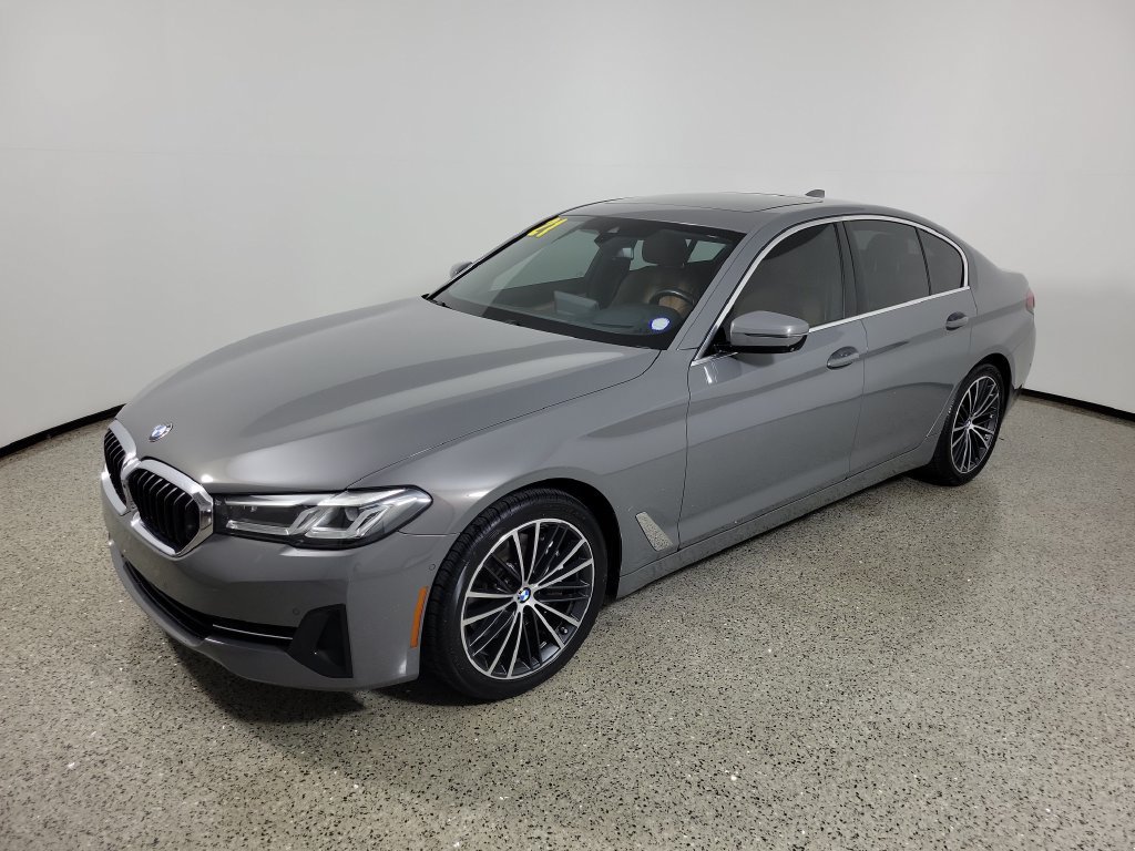 Used 2021 BMW 540i w/ Premium Package RWD image 2
